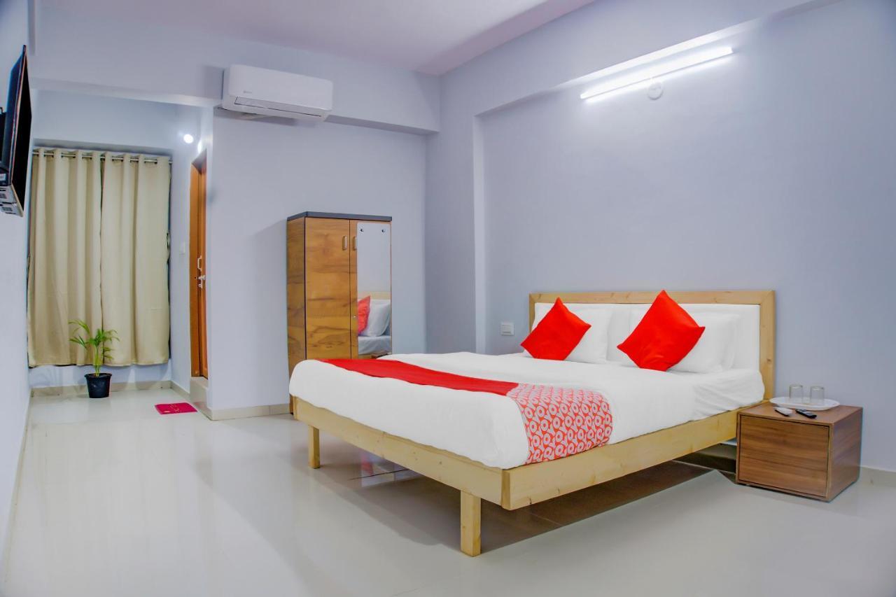 Oyo 75173 Hotel Regency Surat Zewnętrze zdjęcie