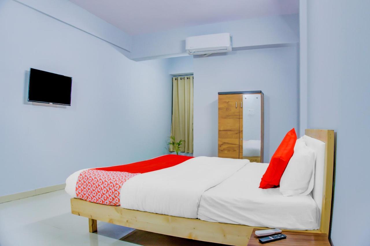 Oyo 75173 Hotel Regency Surat Zewnętrze zdjęcie