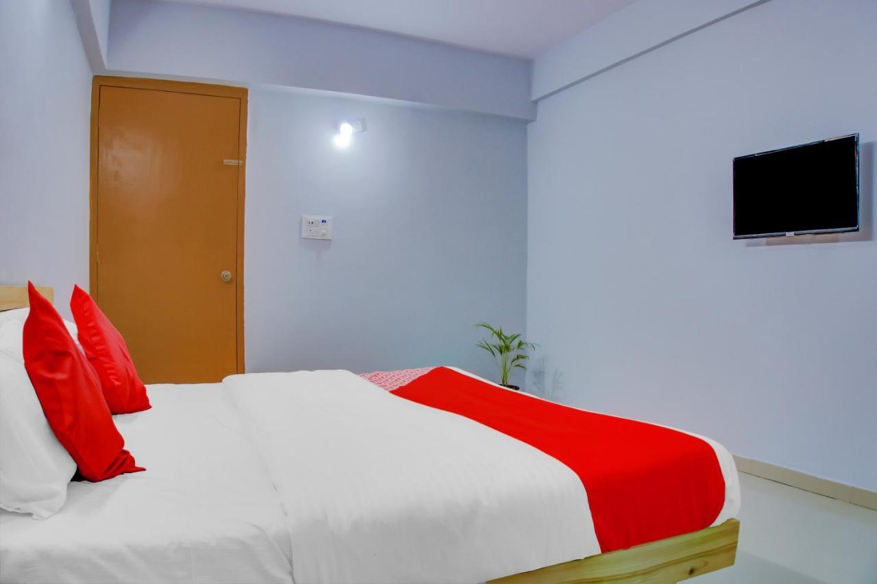 Oyo 75173 Hotel Regency Surat Zewnętrze zdjęcie